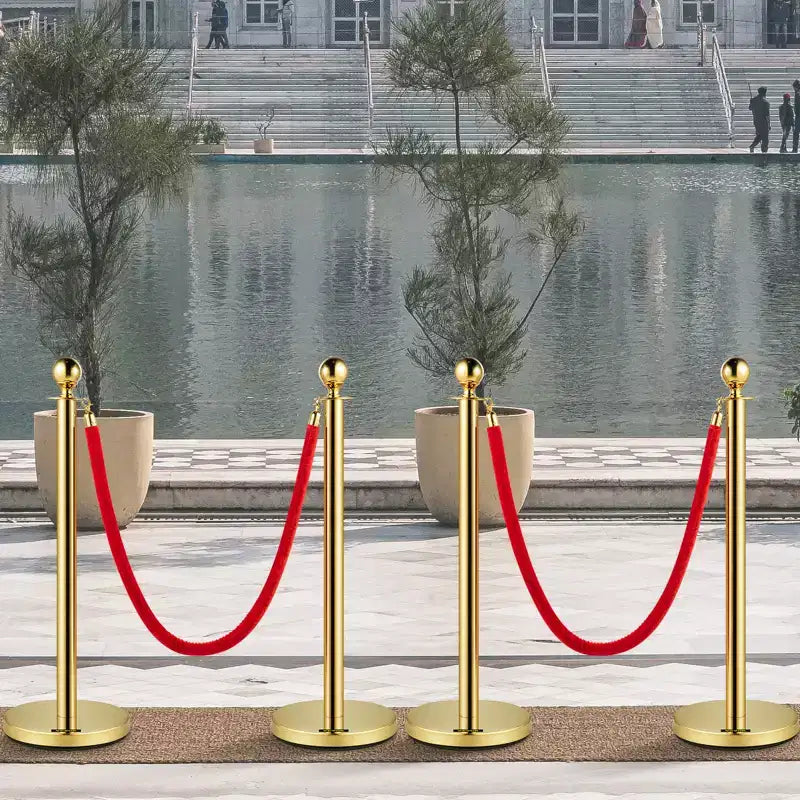 Set di paletti con cordone in velluto rosso, Oro, 4 paletti