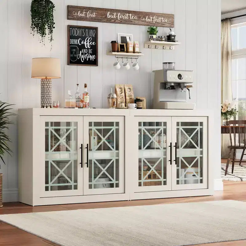 Credenza a 4 ante stile Farmhouse, Beige / Nera / Color Legno con Ante in Vetro – Posti a sedere 1